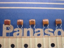 Panasonic CBB metallized Film Capacitors 0 0047uf63v 0 0047uf 472 p = 5mm