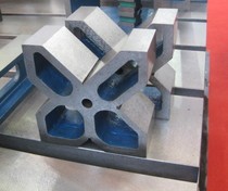 Cast iron v type frame-crossed v type block-four-mouth v-type iron-with magnetic V-type frame manufacturer direct selling for a low price