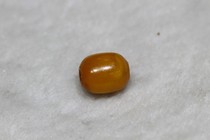 Qing early Old Beeswax small barrel beads 0 54g to hole 1 1cm diameter 0 9cm