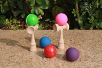 Mini suitable for childrens high-quality toy sword jade European and American pop skills sword ball sports kendama stock color