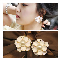 High-end new earrings Korean temperament Korean version of white exaggerated large flower earrings without pierced ears ear clip earrings drop earrings