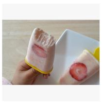 Yeye Beibei strawberry yogurt ice cream production method