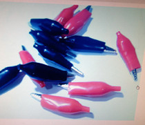 With foreskin crocodile test clip electronic enthusiasts often use a medium-size alligator clip clip