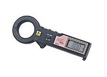 Japanese universal MULTI AC clamp meter M-220 clamp ammeter AC 600A original