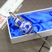 Chinese style characteristic small gift blue and white porcelain vase bookmark Metal bookmark send students and teachers foreign affairs abroad