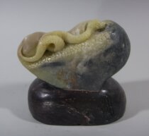 The Snake Dragon in the Lakes Natural Green Fields Jade Engraving Duozodiac Pendulum and Handicraft Boutique through the Round Recommendation