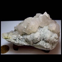 The pale pink calcite calcite (10cm271g) on the mineral label FJ6852BB2D * quartz