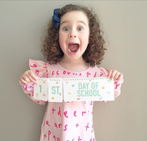 Nordic in Baby Baby Growth Milestones Memorial Book of Pregnant Mother Photo Month Background Card