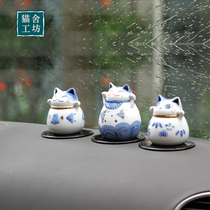Original new Japanese features creative hand-painted ceramics Zhaocai cat car ornaments interior decoration supplies