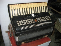 Old 120 bass accordion props accessories-