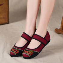 Broken size 2020 spring old Beijing cloth shoes embroidered shoes flat-bottomed pregnant womens shoes expectant mother shoes middle-aged and elderly cloth shoes