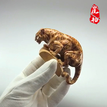 Taihang cliffs hand pieces of tumor scar material Wenplay mens wood carving ornaments root carving solid wood carving crafts play leopard