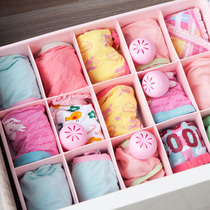 Creative Apple styling mothball storage cabinet wardrobe mildew and mothproof mothproof camphor Ball 4 sets