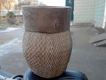 Willow Livestock basket of the Republic of China a basket of grain and a basket of the basket displays the old objects of folk collection