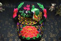Yunnan Dali Lijiang ethnic style Yang Liping embroidered hat embroidery casual cap cap cap travel cap