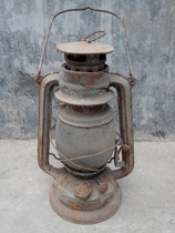 Old lantern lamp lamp wind lamp after the release of old family lightlighting navigational lighting props nostalgia