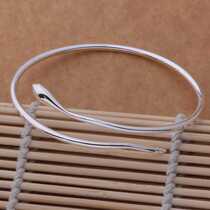 The Hetian White Snake Spread says the same kind of bracelet Serpentine bracelet Yang ZiRen Jiren Little White Aborted Necklace Earrings Ornament