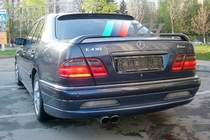 Suitable for carbon fiber Benz 1996-2002 years E W210 W210 E240 E240 E320 E55 retrofitting tail