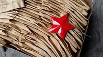 Collection of old goods 65-style red five-star hat emblem 65-style red five-pointed star badge (a five-star price)