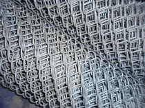 Supply 3mm galvanized wire diameter barbed wire fence circle mountain free-range animals hand-woven mesh non-welded