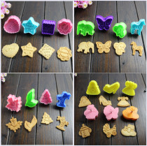 Christmas cartoon biscuit mold spring press type cartoon 3D biscuit mold blessing baby animal