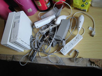 Second-hand Nintendo Wii game console