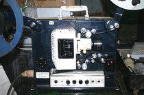 16 mm Yangtze River Film Machine on the Yangtze River