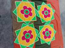 Special song and dance troupe supplies include hemp yarn and gold velvet combined with gold velvet