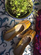 Gold full leather Pakistan handmade pure tare embroidered thread shoes Nepal Thailand India Exotic style