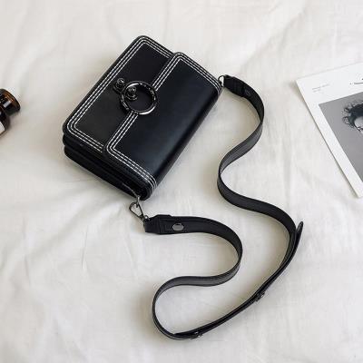 Simple casual messenger bag bag new fashion belt 2018 China and South Korea version of the female bag oblique spring and summer atmospheric square new