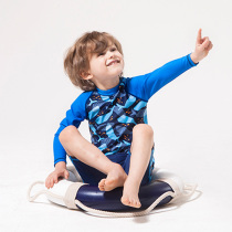 2017 New Fashion childrens swimwear long sleeve swimsuit hot spring swimsuit boys