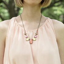 Ukrainian Beautyspot original girl Tide brand European and American retro style coral powder pictorial necklace