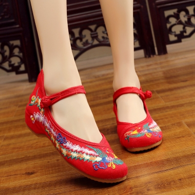 Embroidered shoes adult wedding shoes with embroidered shoes womens Tang dress middle-aged and elderly shallow slope with the elderly performance