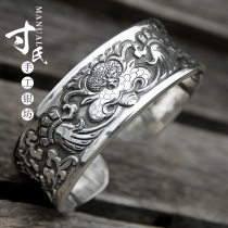 Yunnan snowflake Silver old silver vintage wide-faced personality National Wind concave sterling silver bracelet foot silver bracelet to send boyfriend