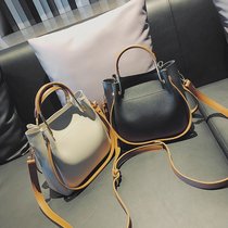 2018 summer on the new womens bag atmospheric bucket bag Korean wave shoulder bag female simple versatile portable shoulder bag