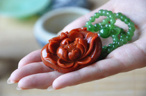(Wolian Lu) Natural south red meat persimmon red handmade double-sided carved lotus pendant 