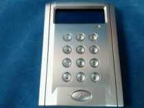  IC Lan Elf id access control attendance 125K all-in-one machine screen can send notifications can be connected to WG26 card reader to send software