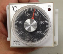 Special clearance used original Omron temperature control meter E5C2-R20P-D color picture bag Good spot