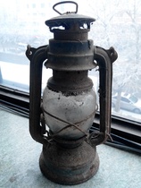 After liberation old lamp lighting lamp sea anti-window lamp old object window display