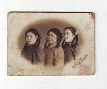 Old photos 50 s sister group photo specifications 5 8*3 8cm