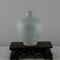 Song Hutian kiln green glaze carved flower plum bottle antique old porcelain collection antique ornaments Miscellaneous Collection