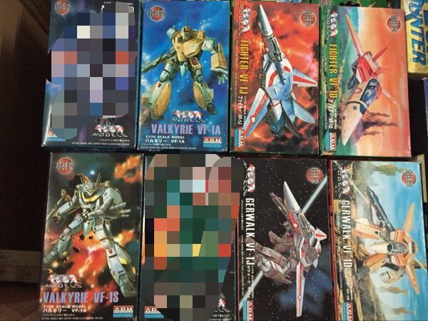 Japanese version of Arisha Super Dimension Fortress Space Fortress 1 170 VF1 fighter model out of print spot