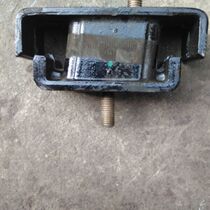 Liuqi original parts Chenglong 609M3 engine front rubber pad machine corner engine rear rubber pad assembly original