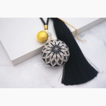 Two pieces of junior chrysanthemum floating Chia hand ball DIY material bag and wind pendant car hanger