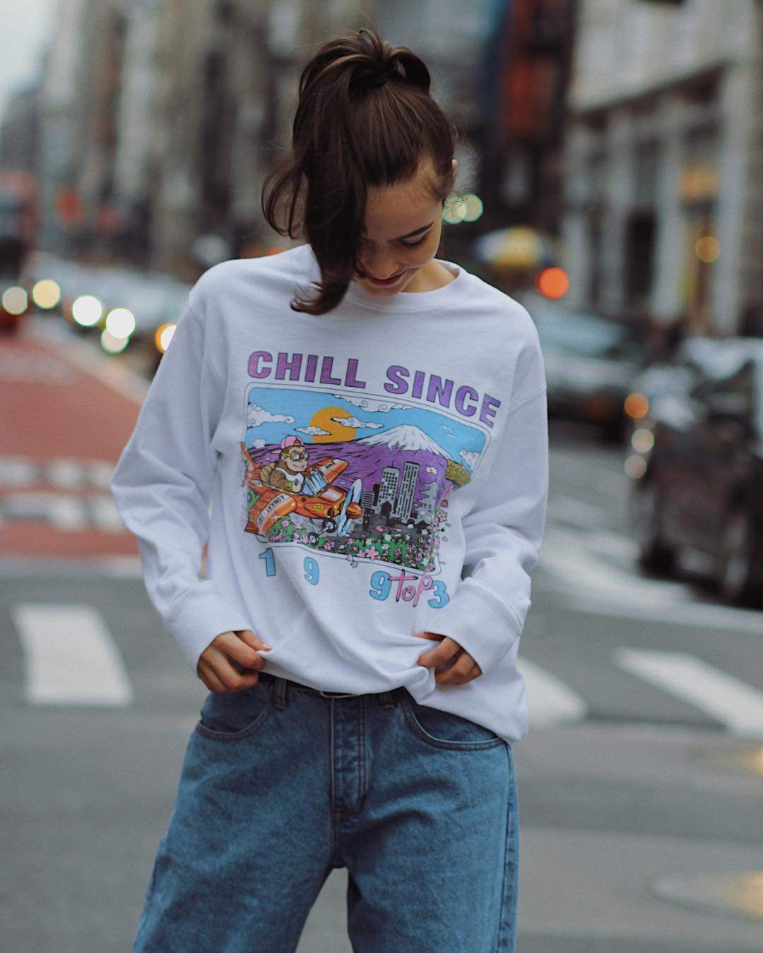 brandy melville chill since 1993 moletom com capuz