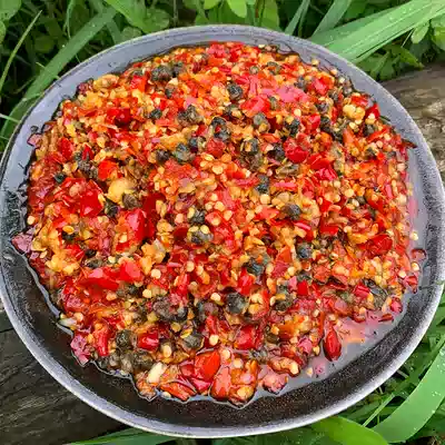 Chopped pepper, screw meat, ready-to-eat field snail Pickles Jiangxi Hunan specialty spicy snail pork Pickles