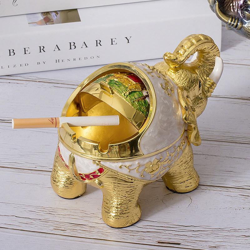 Covered ashtray European-style creative personality trend 2021 anti-fly ash office home living room high-end ornaments