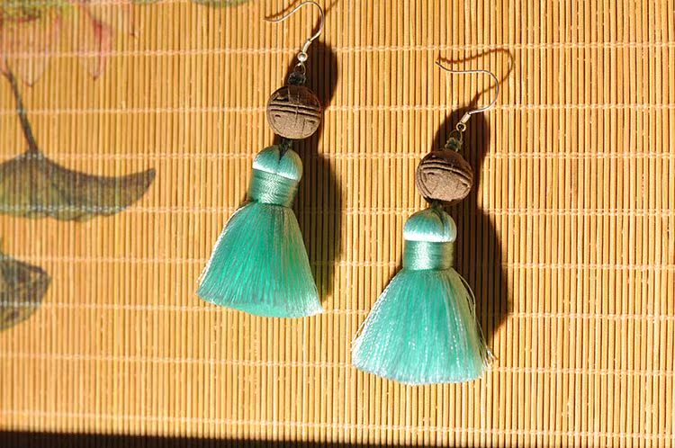 Luật pháp cổ xưa thơm sterling bạc tua bông tai hương thơm hạt hương thơm thuốc cổ phong cách han trang điểm với quần áo - Sản phẩm hương liệu giá trầm hương