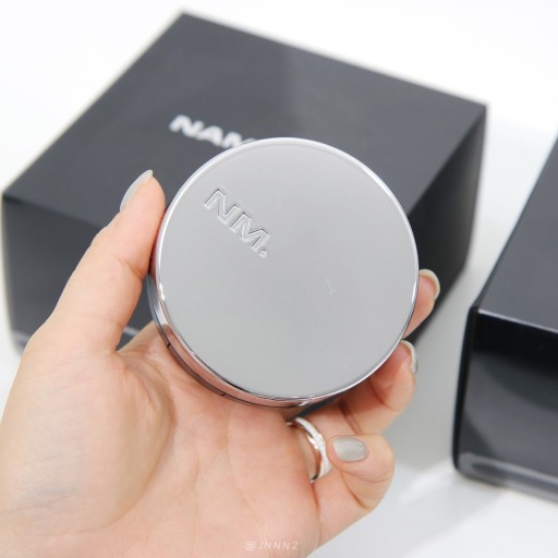 Ultra-light and thin pseudo-vegetarian South Korean Naming air sensation light and moisturizing durable clothing Air Cushion Powder Bottom