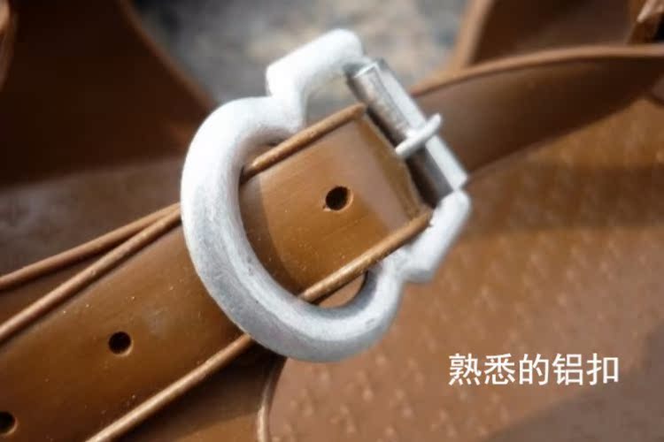 Dép nhựa cổ điển nam mùa hè mềm mại thoáng khí thoáng mát ngoài trời nhựa retro dép Baotou cha lực lượng cổ điển dép quai nam